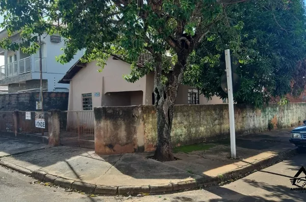 Imóvel em Ótima Localização!  200 Metros de Terreno.