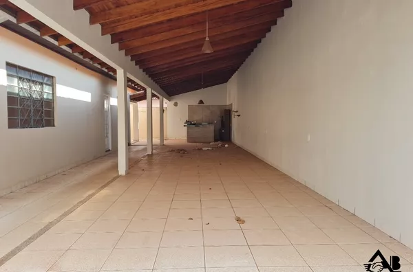 Casa com kit net a Venda!