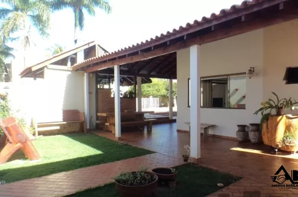 Casa a Venda em Ótima Localização !   Terreno 900 metros