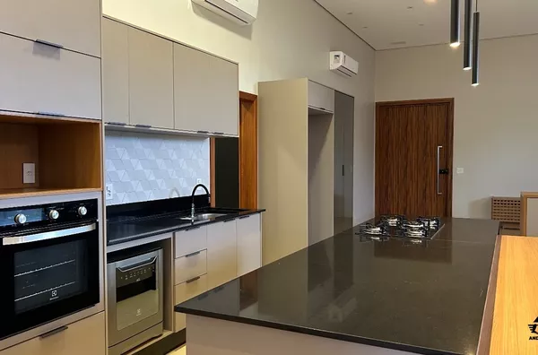 Casa Alto Padrão a Venda! (236 Mª)