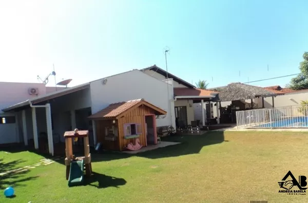 Casa a Venda em Ótima Localização !   Terreno 900 metros