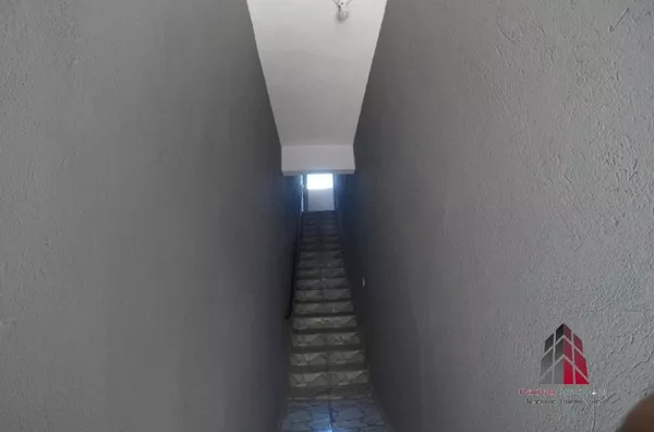 Locação casa de 01 quarto - nova e cômodos amplos