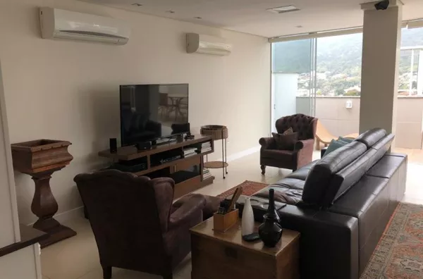 Apartamento amplo à Venda no Saco Grande com linda vista