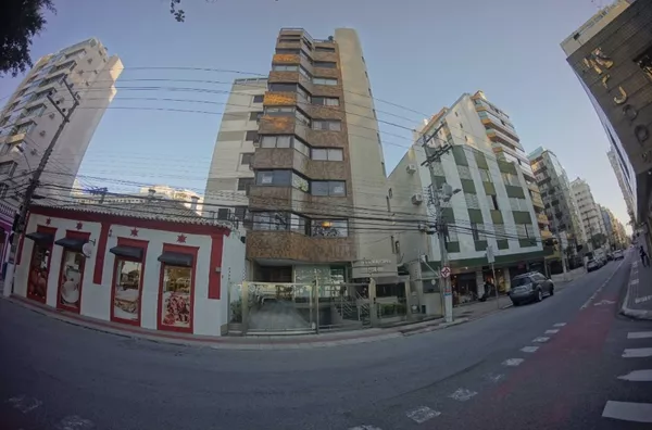 Apartamento 1 por andar com vista para Beira-mar Norte- Venda no Centro de Florianópolis