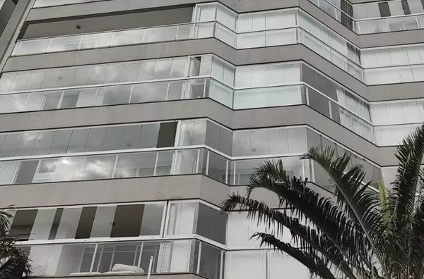 Vista para a Beira-Mar e toda comodidade que você merece na Agronômica