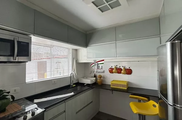Sobrado para aluguel no Novo Mundo com 4 quartos e 190m² Curitiba