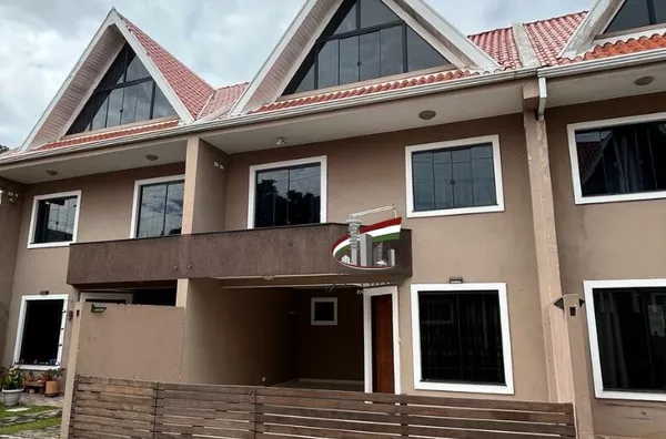 Sobrado para aluguel no Novo Mundo com 4 quartos e 190m² Curitiba