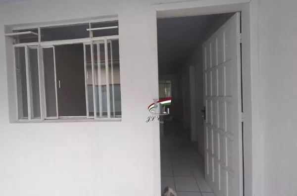 CASA COM 2 QUARTOS PARA ALUGAR NO NOVO MUNDO COM 48m²