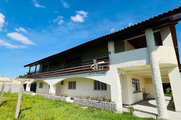 Sobrado para venda com 4 quartos 2 suítes no bairro Gralha Azul em Fazenda Rio Grande