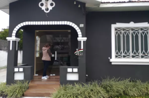 Casa comercial com 130m³ no Vila Izabel para locação Curitiba