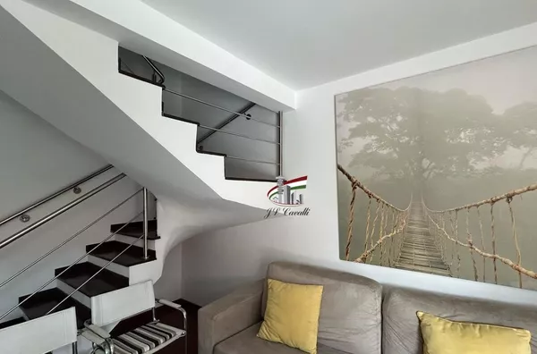 Sobrado para aluguel no Novo Mundo com 4 quartos e 190m² Curitiba