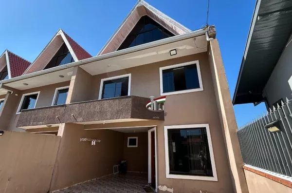 Sobrado para venda no Novo Mundo com 4 quartos e 190m² Curitiba