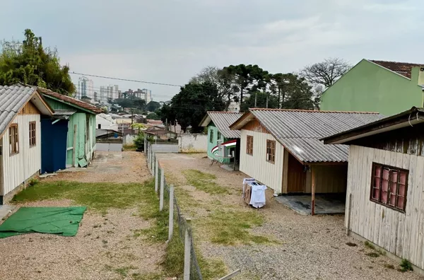 Terreno ZR4 para venda no Capão Raso com 1680m²