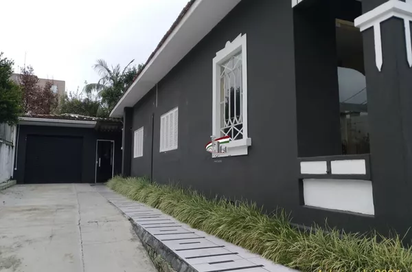 Casa comercial com 130m³ no Vila Izabel para locação Curitiba