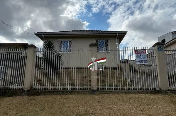 Casa com terreno de 603m² para venda no Novo Mundo, Curitiba