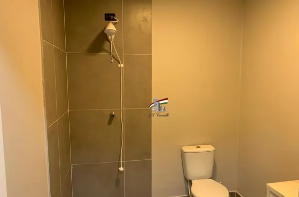 LOJA COMERCIAL DE 200m² COM ÓTIMA ESTRUTURA PARA LOCAÇÃO