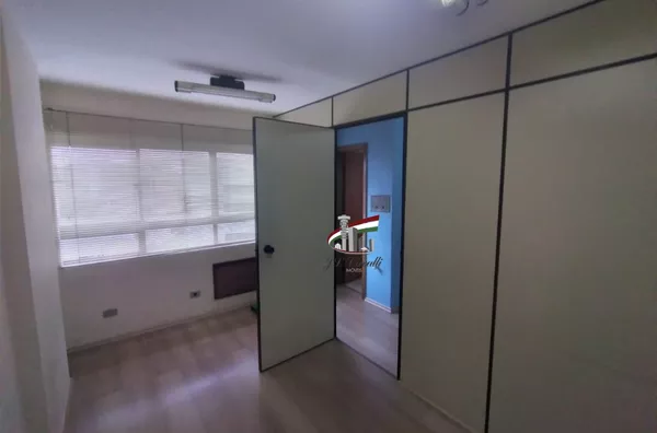 SALA COMERCIAL NO PORTÃO DE 20M² PARA ALUGAR CURITIBA