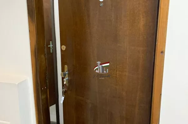 Sala Comercial com 27m² à venda no Centro de Curitiba — Ed. Pedras Verdes