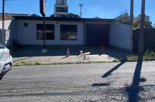 Loja comercial  para aluguel Novo Mundo, Curitiba