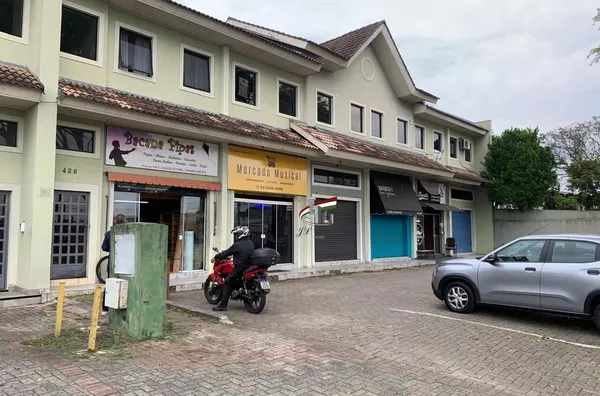 Sala comercial para venda com 24m² no Cajuru, Curitiba