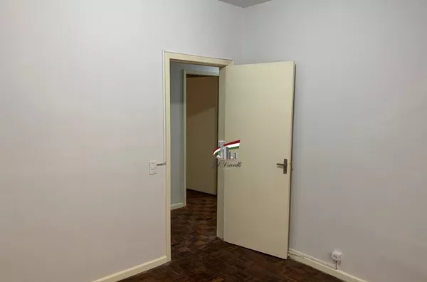 Apartamento 3 quartos no térreo na Av Iguaçu para alugar 90m²