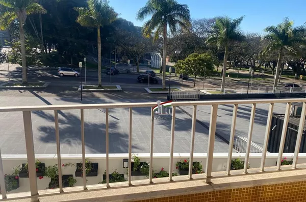 Apartamento com 4 quartos no Àgua Verde - Curitiba para locação