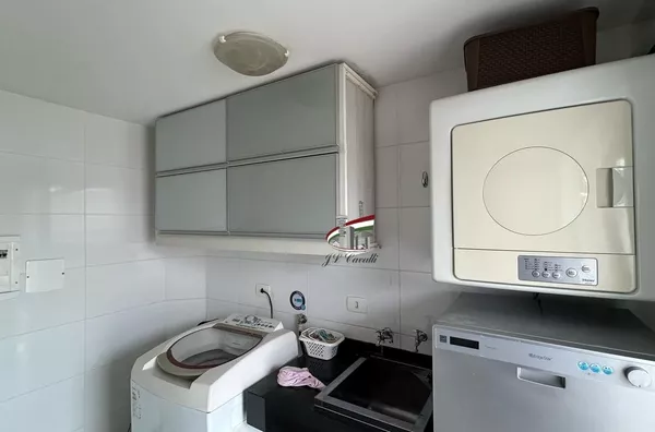 Sobrado para aluguel no Novo Mundo com 4 quartos e 190m² Curitiba