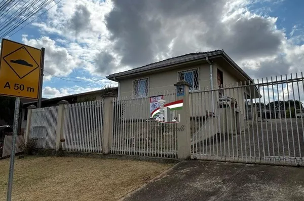Casa com terreno de 603m² para venda no Novo Mundo, Curitiba