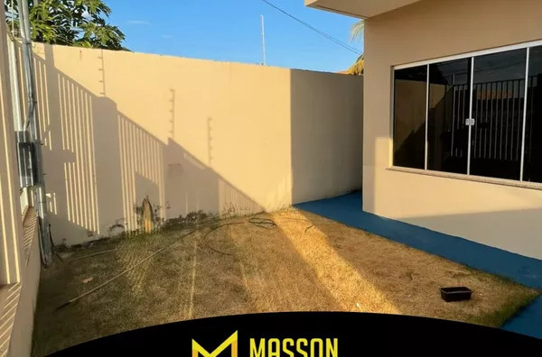 ALUGA-SE CASA C/ 3 QUARTOS