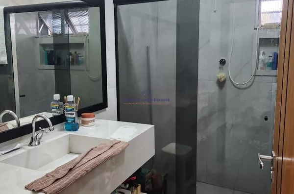 Casa pronta para moradia á venda com ponto comercial, KM-1, Porto Velho