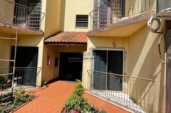 Apartamento Semi-mobiliado para Locação - Cond. Roma