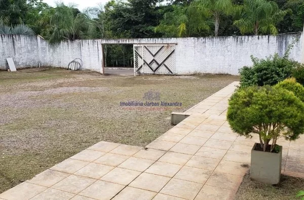 Ótima em condomínio para venda