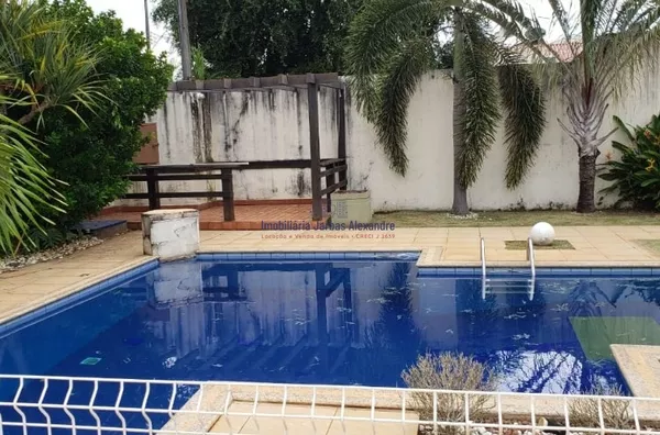 Ótima em condomínio para venda