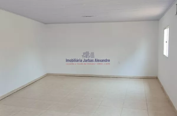Galpão para venda com apartamento.