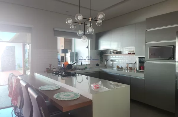 Oportunidade! Linda casa em condomínio para venda, Zona Norte, Porto Velho.