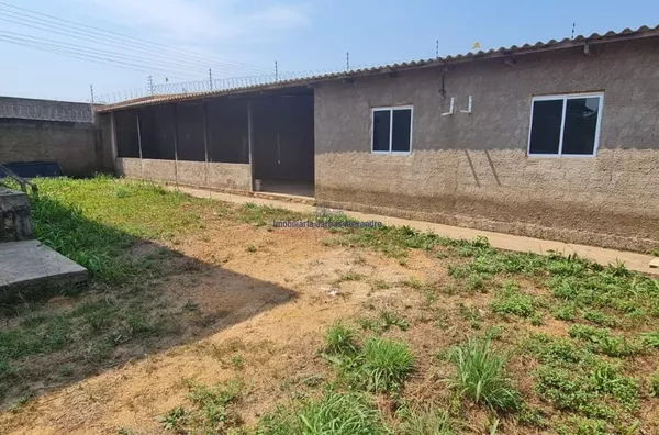 Galpão para venda com apartamento.