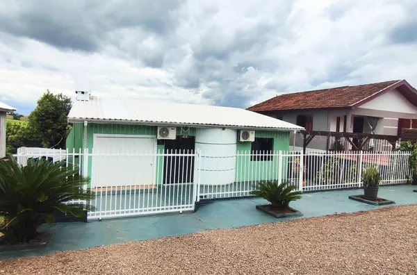 Casa para venda,  bairro Arco-íris.