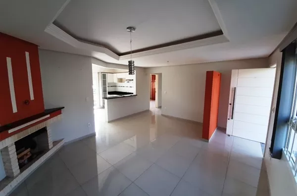 CASA 2 QUARTOS SENDO 1 SUITE