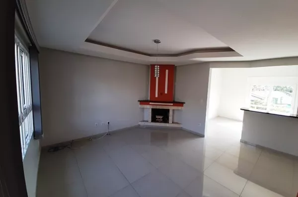 CASA 2 QUARTOS SENDO 1 SUITE