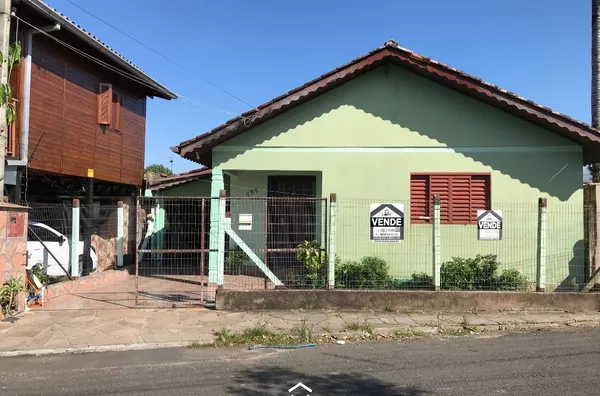 CASA NO BAIRRO GUARUJÁ