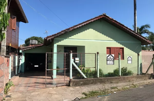 CASA NO BAIRRO GUARUJÁ