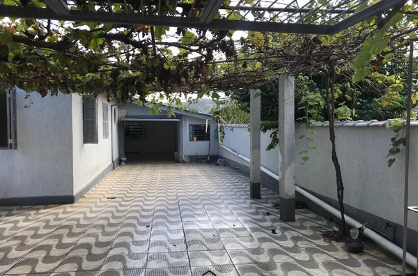 CASA NO BAIRRO EMANCIPAÇÃO