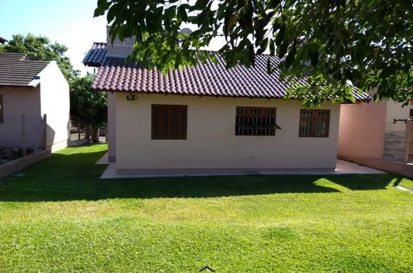 CASA NO BAIRRO XV DE JUNHO