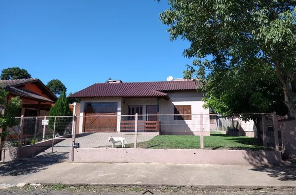 CASA NO BAIRRO XV DE JUNHO