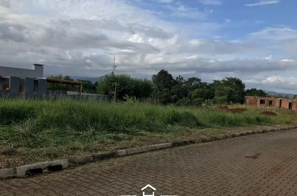 Terreno de esquina em Loteamento