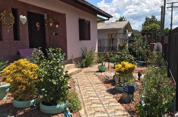 CASA com SOBRADO NO BAIRRO NOVA PAROBÉ