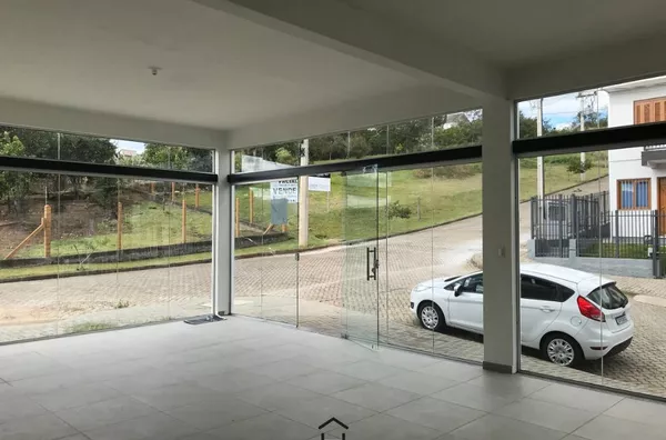 SALA COMERCIAL EM ESQUINA