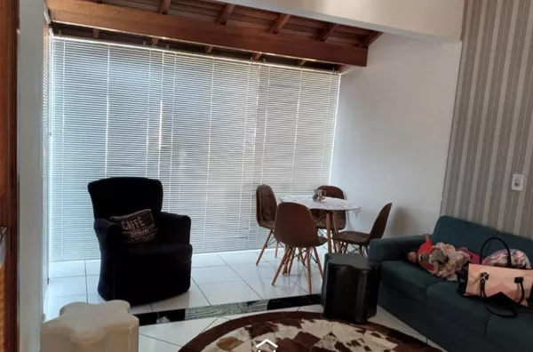 CASA NO BAIRRO XV DE JUNHO