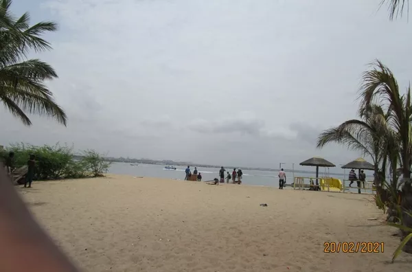 Complexo com 5 Casas T2 - Ilha do Mussulo