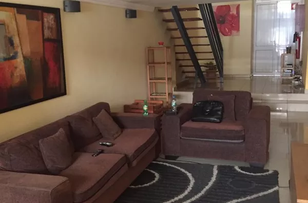 Guest House Mobilada no Huambo 7 Quartos